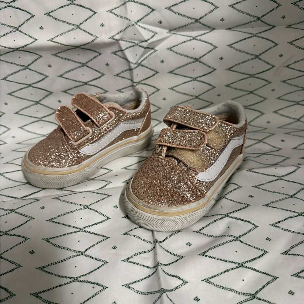 Vans Kids Glitter Velcro Sneakers in Rose Gold
